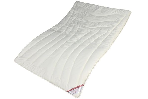 GARANTA Alpenglück Zirbe Extra-Leicht Steppbett